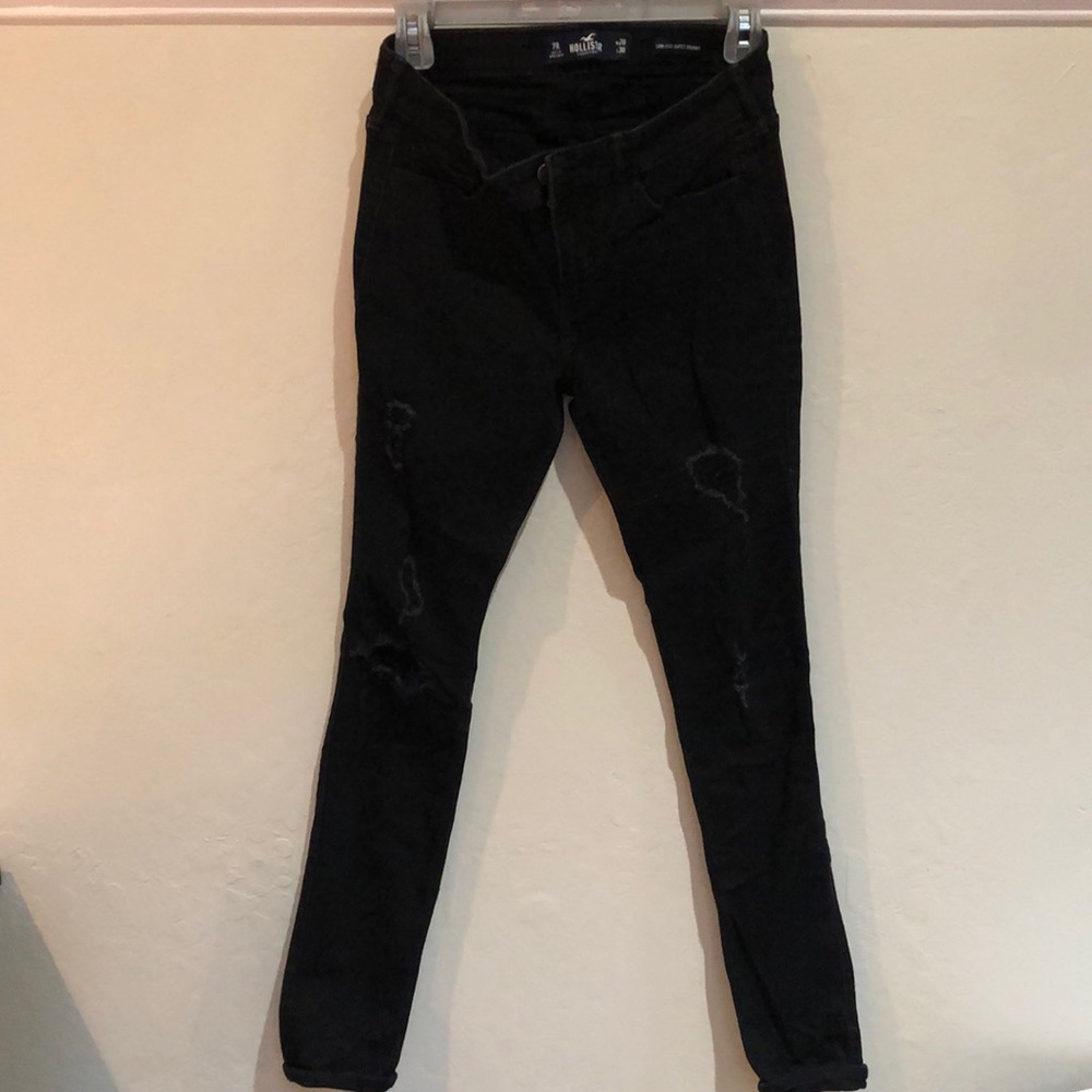 Hollister low rise super skinny jeans- distressed